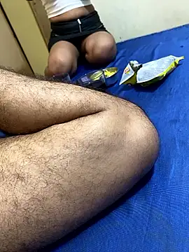 Snapshot of United3 chatting on October 18, 2025, 8:15 am United3 online show from October 18, 2025, 8:15 am