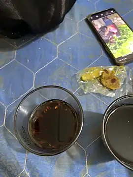 Snapshot of United3 chatting on November 15, 2025, 8:55 am United3 online show from November 15, 2025, 8:55 am