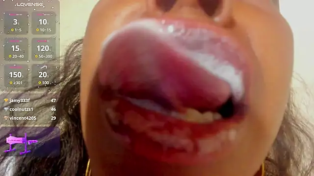 KamariaFyre online show from January 10, 2025, 3:39 am