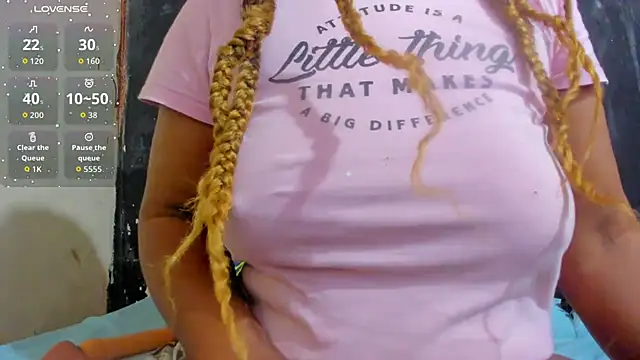 KamariaFyre online show from March 4, 2026, 1:39 pm