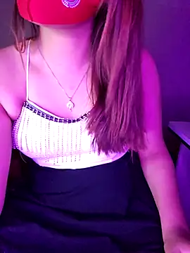 Snapshot of Olivia3 chatting on February 7, 2025, 10:52 pm Olivia3 online show from February 7, 2025, 10:52 pm