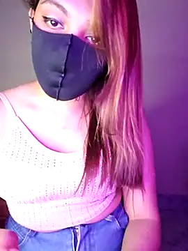 Snapshot of Olivia3 chatting on March 2, 2025, 9:43 pm Olivia3 online show from March 2, 2025, 9:43 pm