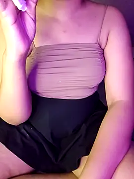 Olivia3 online show from October 7, 2025, 7:55 pm