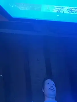 zenzero87 online show from October 28, 2025, 9:39 pm