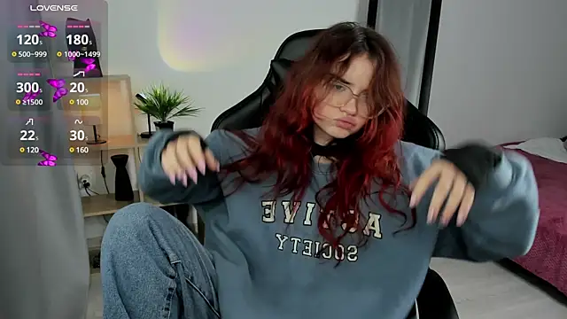 Snapshot of Sonya_Glen chatting on December 16, 2024, 11:39 pm Sonya Glen online show from December 16, 2024, 11:39 pm