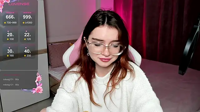 Snapshot of Sonya_Glen chatting on February 4, 2025, 3:11 am Sonya Glen online show from February 4, 2025, 3:11 am