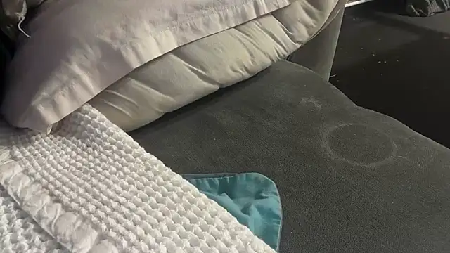 houy111111 online show from October 25, 2025, 6:02 pm