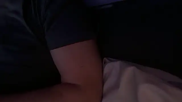 houy111111 online show from November 19, 2025, 7:36 pm