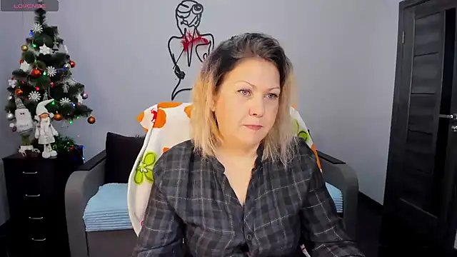 Snapshot of Milana_Blake chatting on December 23, 2024, 6:44 am Milana Blake online show from December 23, 2024, 6:44 am