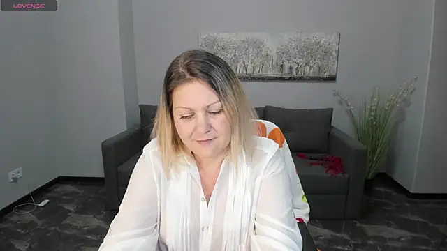 Snapshot of Milana_Blake chatting on January 7, 2025, 3:44 pm Milana Blake online show from January 7, 2025, 3:44 pm