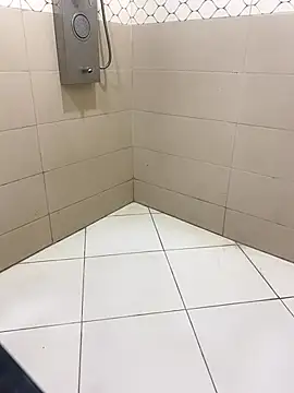 Snapshot of Lahcene chatting on October 15, 2025, 3:23 pm Lahcene online show from October 15, 2025, 3:23 pm