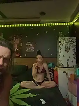 Stonermama666420 online show from May 30, 2026, 4:09 am