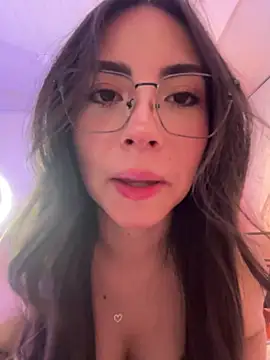 Melody 04 online show from November 29, 2025, 4:48 am