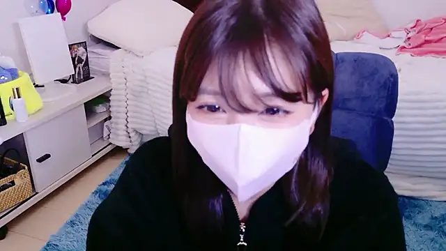 Snapshot of Runarunapi chatting on February 8, 2026, 11:24 am Runarunapi online show from February 8, 2026, 11:24 am