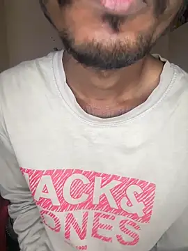 mahiking online show from November 7, 2025, 9:37 pm