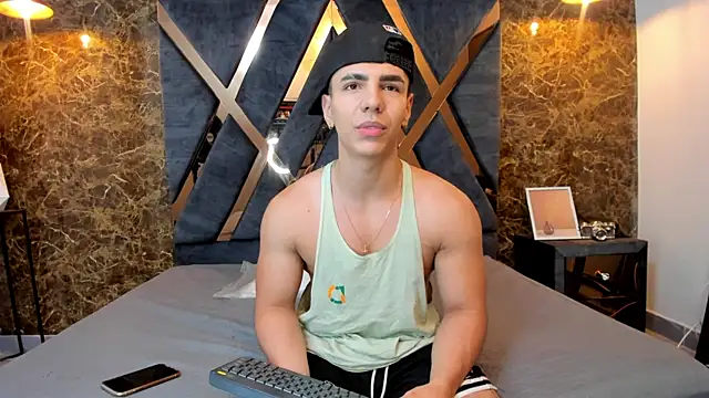 Snapshot of Flynn_Riider chatting on February 19, 2025, 11:28 am Flynn Riider online show from February 19, 2025, 11:28 am