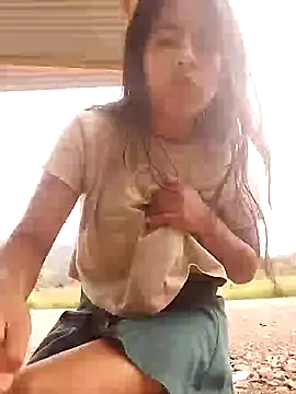 Danna-linyi online show from February 1, 2025, 1:51 pm