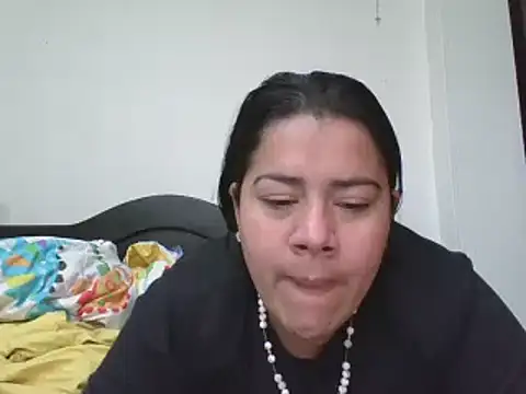 kivylovehot online show from January 4, 2025, 4:32 pm