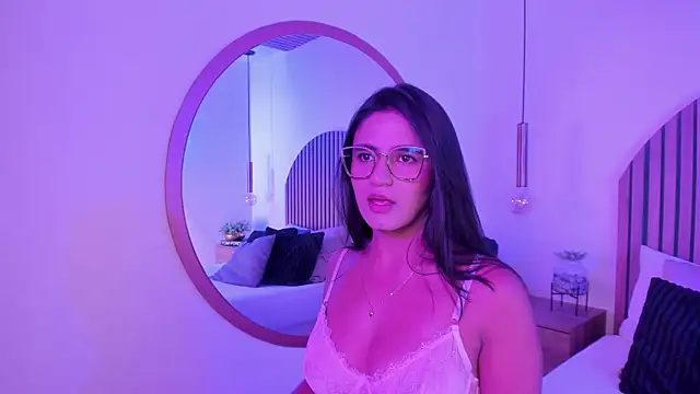 StefaBrown online show from November 9, 2025, 1:53 pm