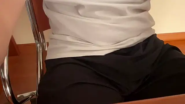 Snapshot of Axeeeeeeeeeeeel chatting on October 24, 2025, 3:30 pm Axeeeeeeeeeeeel online show from October 24, 2025, 3:30 pm