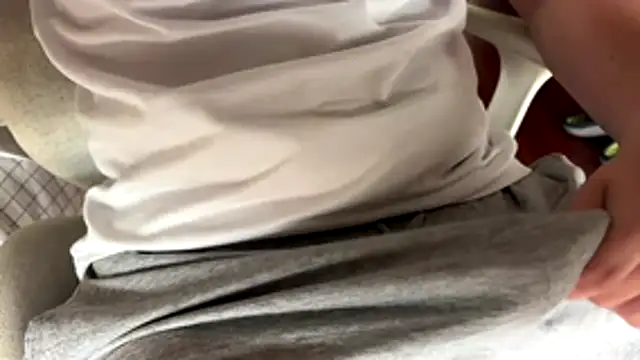 Axeeeeeeeeeeeel online show from April 15, 2026, 4:36 pm