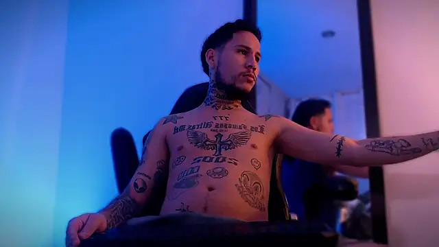 Junihn0 online show from September 20, 2025, 9:49 pm