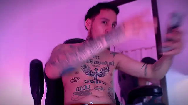 Junihn0 online show from September 23, 2025, 8:56 pm