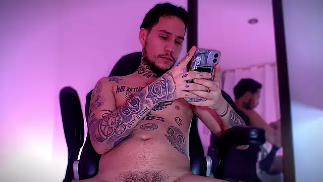 Junihn0 online show from September 27, 2025, 9:42 pm