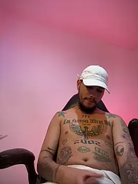 Junihn0 online show from November 11, 2025, 9:15 pm