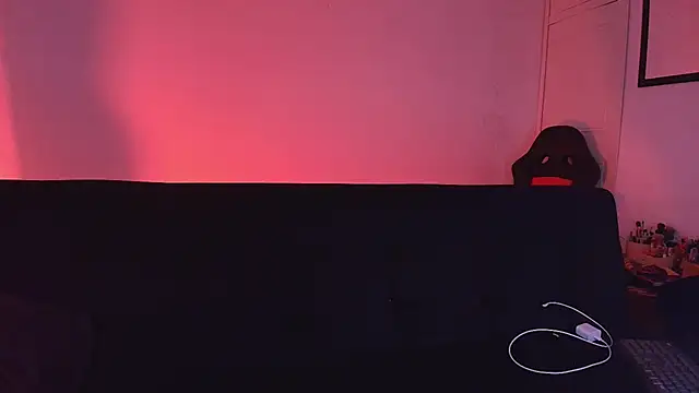 Junihn0 online show from December 3, 2025, 6:10 am