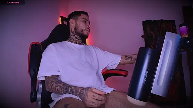 Junihn0 online show from December 21, 2025, 6:59 pm