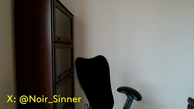 sinnernoir online show from April 9, 2026, 7:41 pm