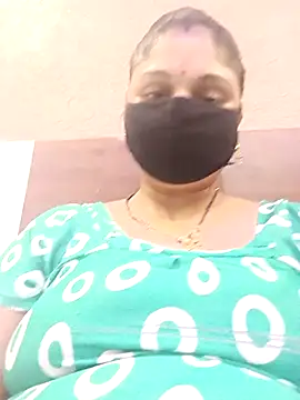 Snapshot of Cute-Aadhvita chatting on May 2, 2026, 4:23 pm Cute-Aadhvita online show from May 2, 2026, 4:23 pm