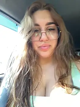 VikiDemi online show from October 22, 2025, 6:35 am