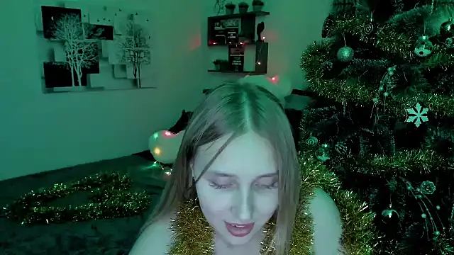 LinaTruly online show from December 17, 2024, 1:39 am