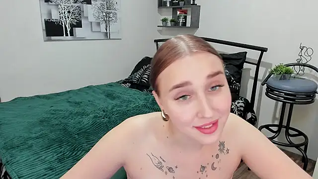 LinaTruly online show from February 12, 2025, 12:48 am