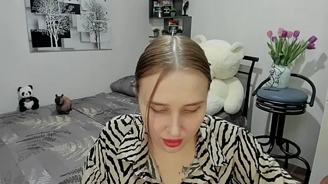 LinaTruly online show from March 8, 2025, 9:18 pm