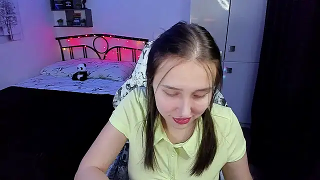 LinaTruly online show from November 13, 2025, 10:30 pm