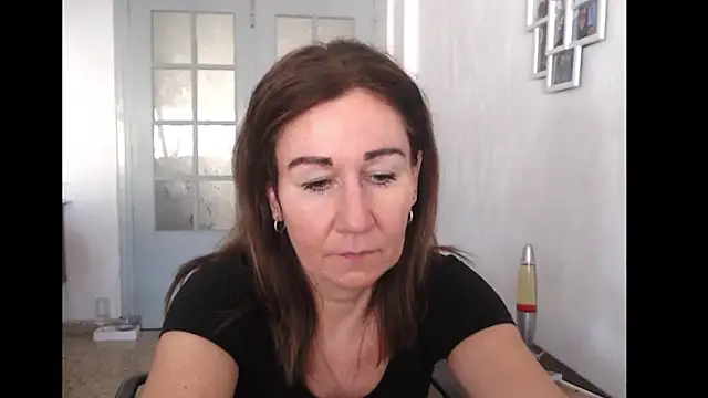 TamaraSweetxo online show from June 18, 2026, 4:11 pm