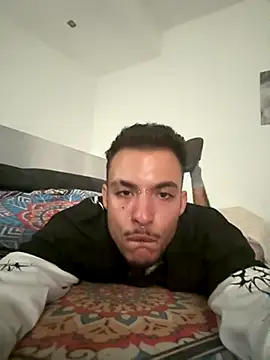 Snapshot of FTM98xxx chatting on September 25, 2025, 4:00 pm FTM98xxx online show from September 25, 2025, 4:00 pm