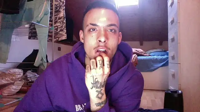 Snapshot of FTM98xxx chatting on February 9, 2026, 4:11 pm FTM98xxx online show from February 9, 2026, 4:11 pm