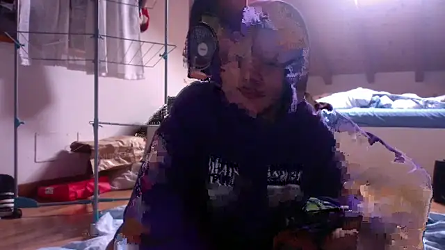 Snapshot of FTM98xxx chatting on February 10, 2026, 12:53 pm FTM98xxx online show from February 10, 2026, 12:53 pm