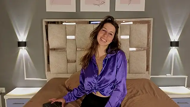 jolie lov online show from September 29, 2025, 1:16 pm