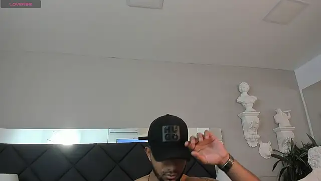 Robin Rief online show from November 22, 2025, 3:38 am