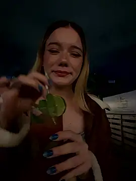 Snapshot of NicoleCut chatting on October 12, 2025, 11:15 pm NicoleCut online show from October 12, 2025, 11:15 pm