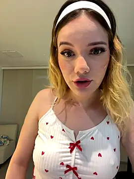 Snapshot of NicoleCut chatting on October 26, 2025, 10:54 am NicoleCut online show from October 26, 2025, 10:54 am