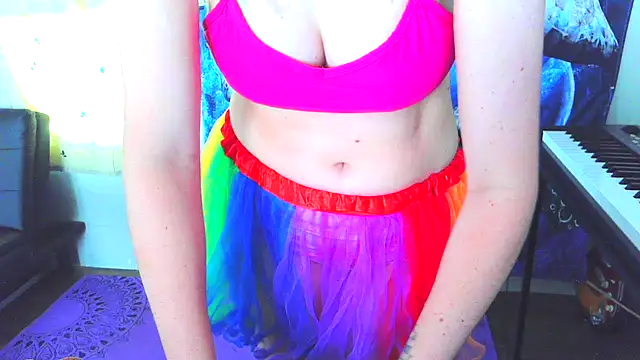  hellostormy  online show from October 3, 2025, 4:48 pm