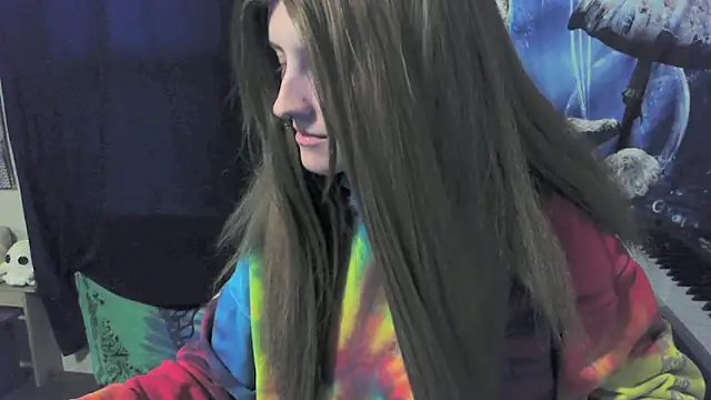Snapshot of _hellostormy_ chatting on April 8, 2026, 11:32 am hellostormy online show from April 8, 2026, 11:32 am