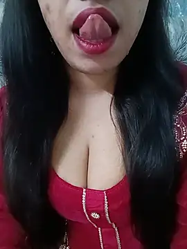 Snapshot of Haniya-143 chatting on July 7, 2026, 11:31 pm Haniya-143 online show from July 7, 2026, 11:31 pm