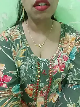 Snapshot of Haniya-143 chatting on July 17, 2026, 8:46 pm Haniya-143 online show from July 17, 2026, 8:46 pm